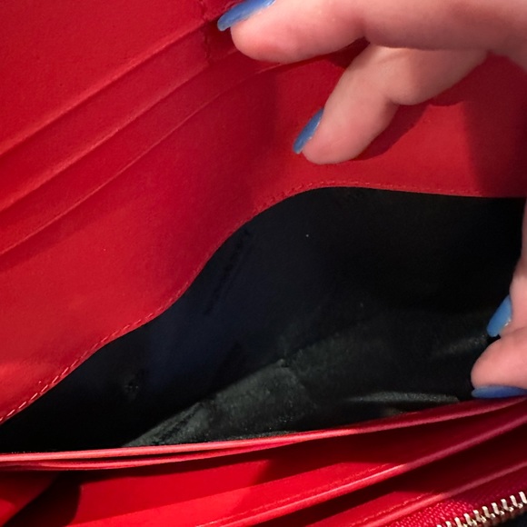 NWT red Burberry snap wallet. - Picture 7 of 10